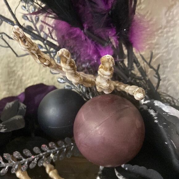 Black skull Halloween Wreath - Picture 3 of 5